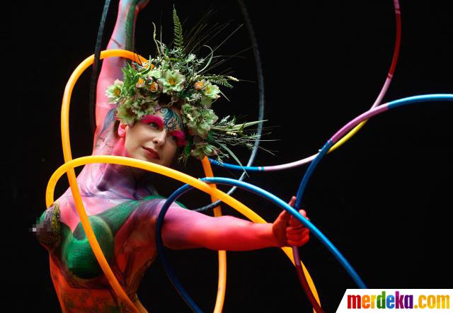Foto : Bergaya unik di pentas Festival Body Painting Dunia 