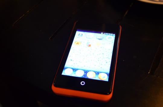 Menjajal Keon, smartphone pertama berkekuatan Firefox OS