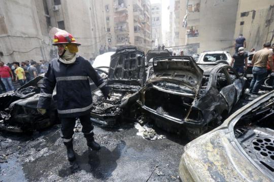 Detik-detik ledakan bom mobil di Lebanon