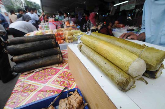 Berburu hidangan berbuka puasa di Pasar Takjil Benhil