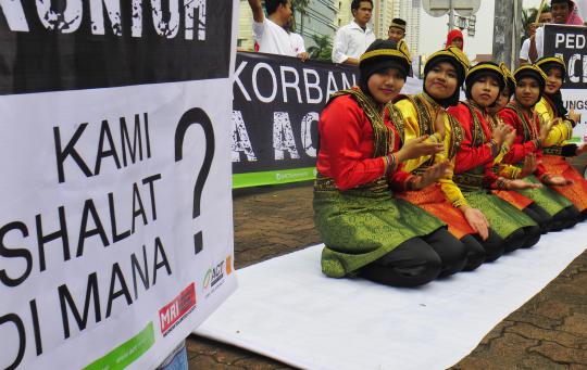 Menari saman di Bundaran HI, imbau bantu korban gempa Aceh