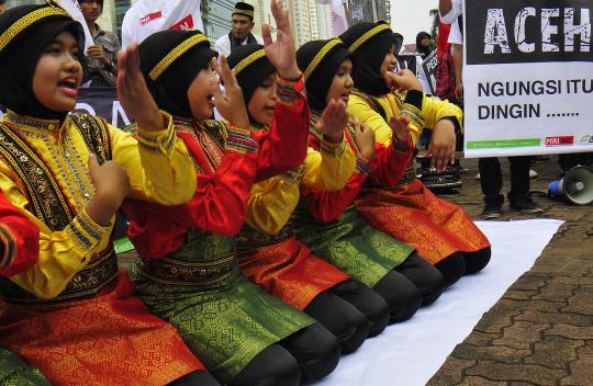 Menari saman di Bundaran HI, imbau bantu korban gempa Aceh