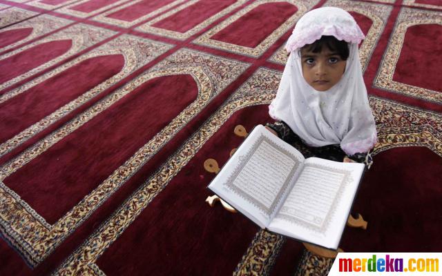 Foto : Kisah anak-anak belajar ibadah di bulan Ramadan 