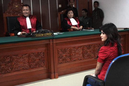 Novi Amalia dari sidang ke sidang