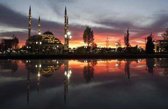 Masjid Akhmad Kadyrov di Grozny, kebanggaan Muslim Chechnya