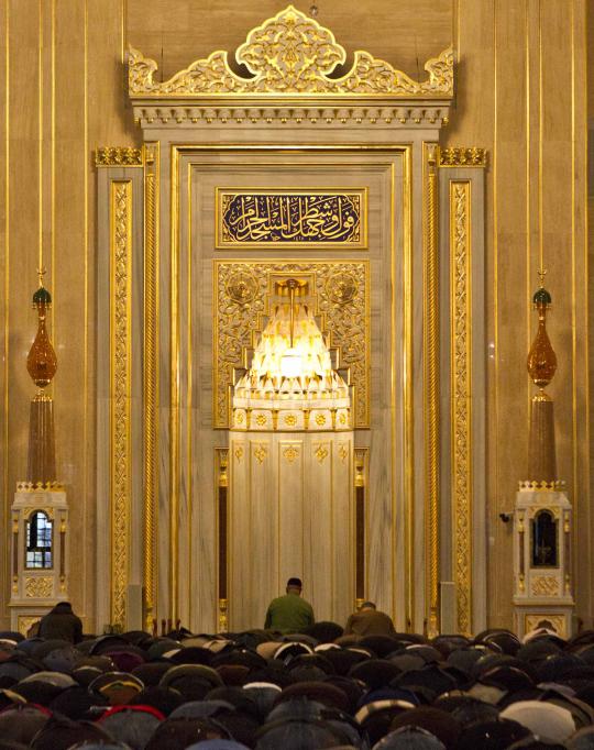 Masjid Akhmad Kadyrov di Grozny, kebanggaan Muslim Chechnya