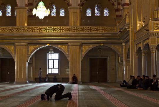 Masjid Akhmad Kadyrov di Grozny, kebanggaan Muslim Chechnya