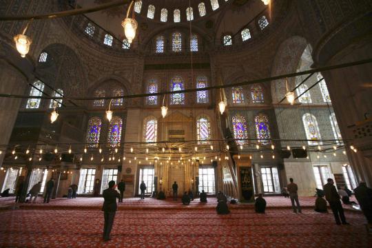 Cahaya keindahan Masjid Biru di Istanbul