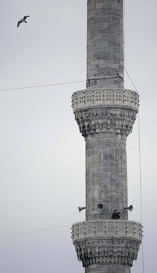 Cahaya keindahan Masjid Biru di Istanbul