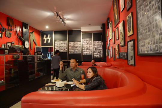 Ini kafe bernuansa Nazi di Bandung yang jadi sorotan dunia