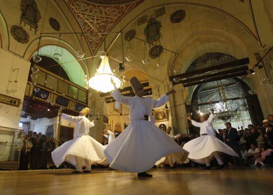 Menengok makam Jalaludin Rumi di Turki