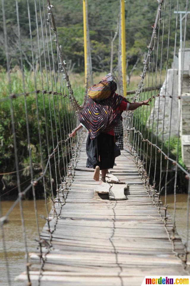 Melintasi Jembatan Tanpa Kamera Pengawas