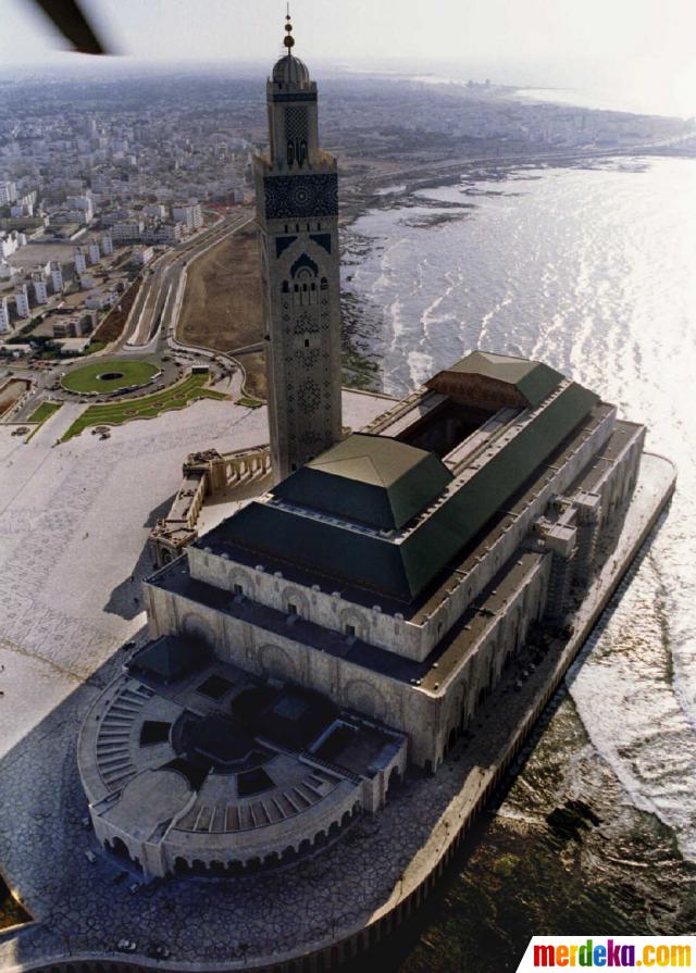 Foto : Masjid Raja Hassan II Maroko, tempat ibadah tertinggi di dunia ...