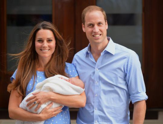 Pangeran William dan Kate perkenalkan sang bayi mahkota