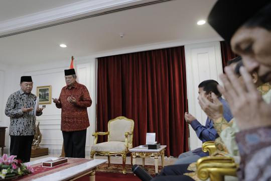 Presiden SBY serahkan zakat mal dan fitrah ke Baznas