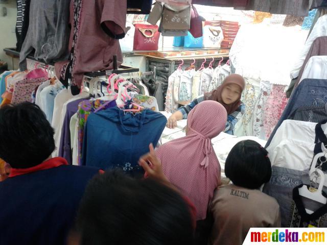 Foto : Baju koko Uje masih diburu warga Bandung merdeka.com