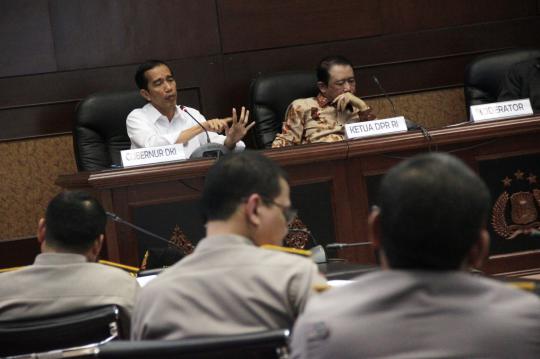 Jokowi dan Marzuki Alie mengisi kuliah Sespimti Polri
