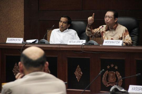 Jokowi dan Marzuki Alie mengisi kuliah Sespimti Polri