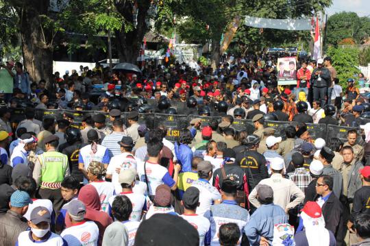 Pengambilan nomor urut pasangan calon Wali Kota Tangerang rusuh