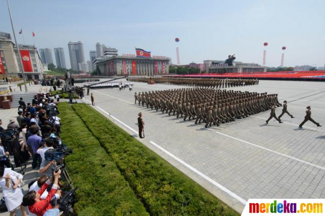 Foto : Korea Utara pamer kekuatan militer merdeka.com