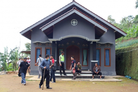 Misteri rumah megah di tengah bukit milik dukun jagal Muhyaro