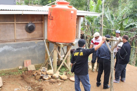 Misteri rumah megah di tengah bukit milik dukun jagal Muhyaro