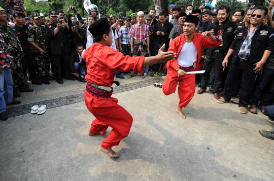 Gabungan ormas Betawi minta Ahok mundur dari wagub DKI