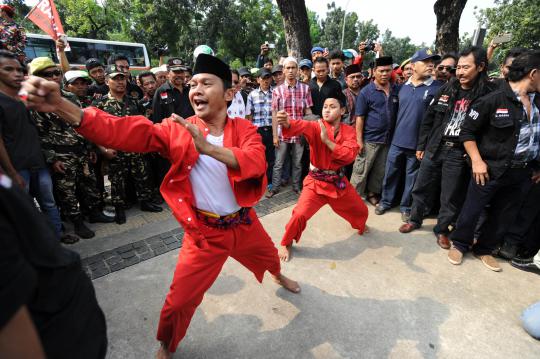 Gabungan ormas Betawi minta Ahok mundur dari wagub DKI