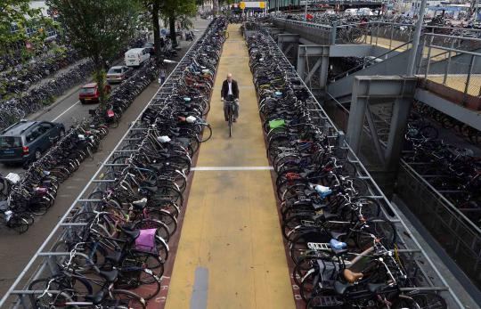 Amsterdam, ibu kota sepeda di dunia