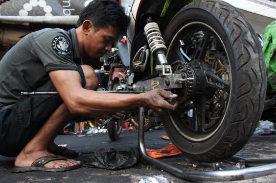 Jelang mudik, bengkel sepeda motor kebanjiran pelanggan