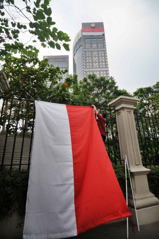 Pernak-pernik 17 Agustus mulai hiasi gedung bertingkat di DKI