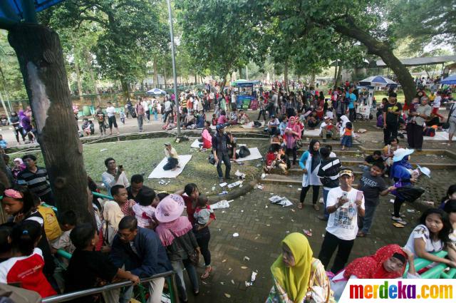 Foto : Hari ke-3 lebaran, warga serbu Kebun Binatang 