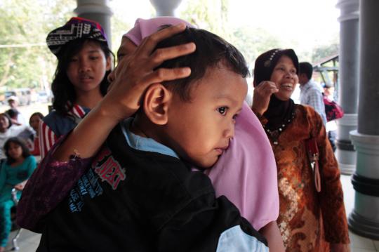 Puluhan anak nangis, lepas dari pantauan orang tua di Ragunan