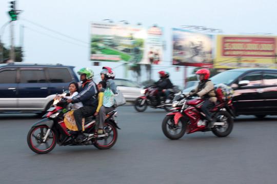 H+3, ratusan pemudik motor mulai padati jalan Jakarta