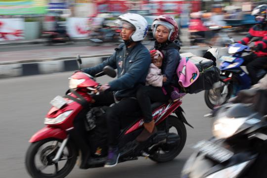 H+3, ratusan pemudik motor mulai padati jalan Jakarta