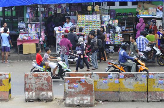 Pasca ultimatum, Satpol PP terus awasi PKL di Pasar Gembrong