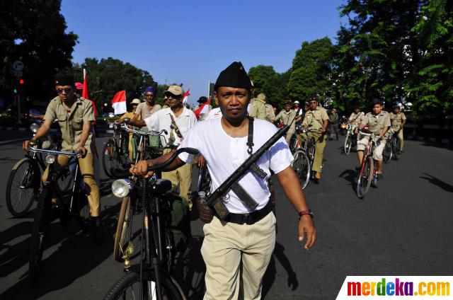 Foto : Ratusan peserta meriahkan pawai Napak Tilas 