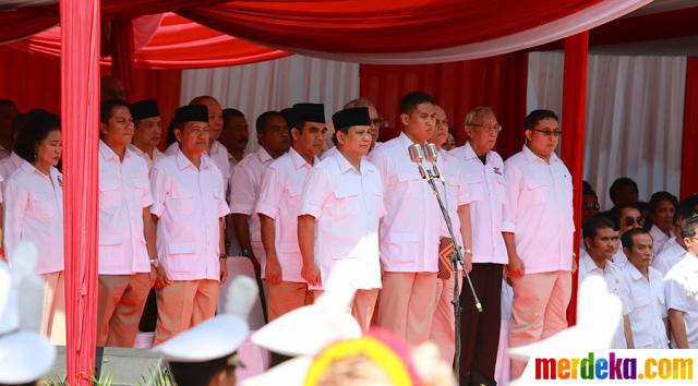 Foto : Prabowo pimpin upacara peringatan HUT RI di kantor 