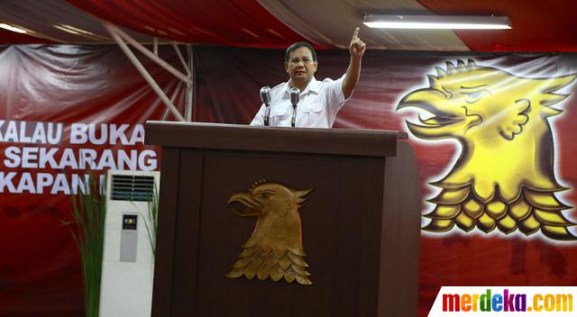 Foto : Prabowo pimpin upacara peringatan HUT RI di kantor 