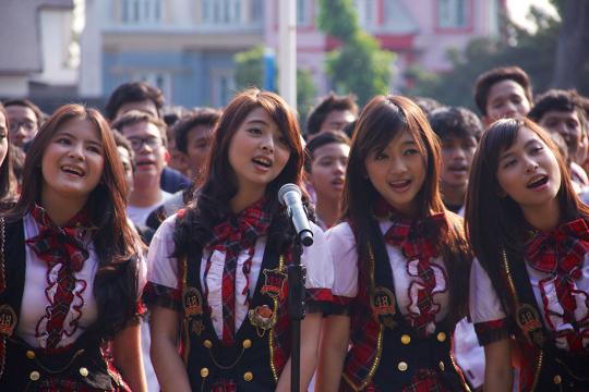 'Upacara bendera' bersama JKT48 (bagian 1)