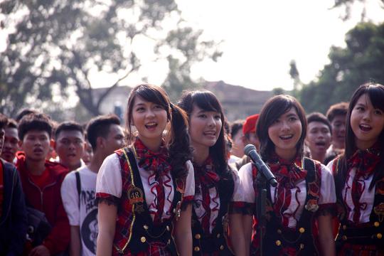 'Upacara bendera' bersama JKT48 (bagian 1)