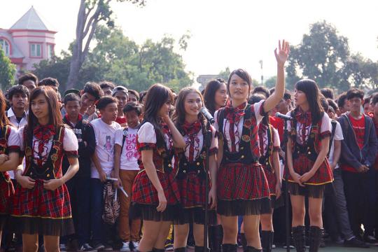 'Upacara bendera' bersama JKT48 (bagian 1)