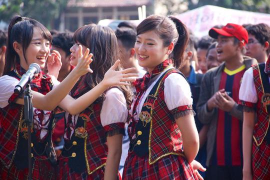 'Upacara bendera' bersama JKT48 (bagian 1)