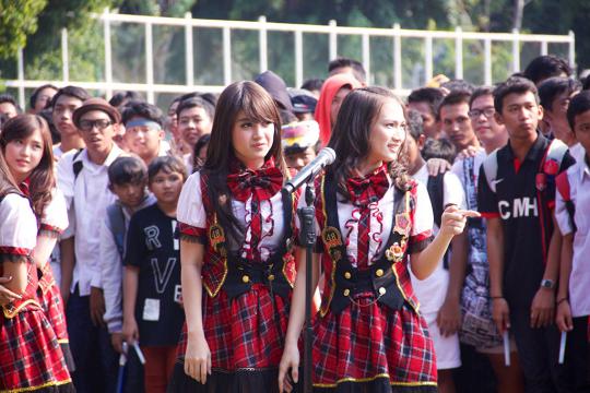 'Upacara bendera' bersama JKT48 (bagian 1)