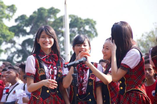 'Upacara bendera' bersama JKT48 (bagian 1)