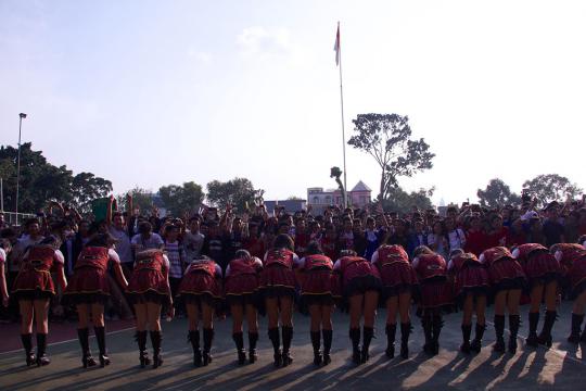 'Upacara bendera' bersama JKT48 (bagian 2)