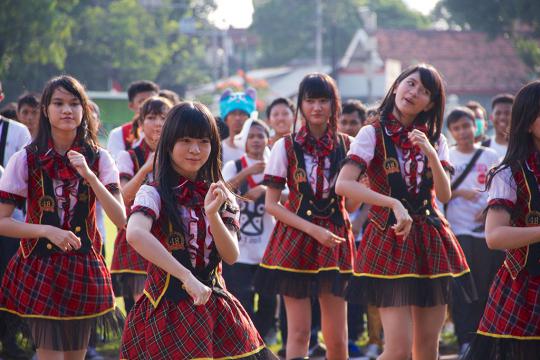 'Upacara bendera' bersama JKT48 (bagian 2)