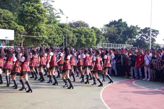 'Upacara bendera' bersama JKT48 (bagian 2)