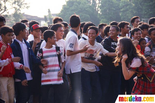 Foto : 'Upacara bendera' bersama JKT48 (bagian 2) merdeka.com