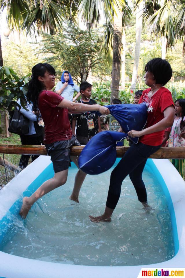 Foto : Keceriaan peserta lomba tujuh belasan di Taman 